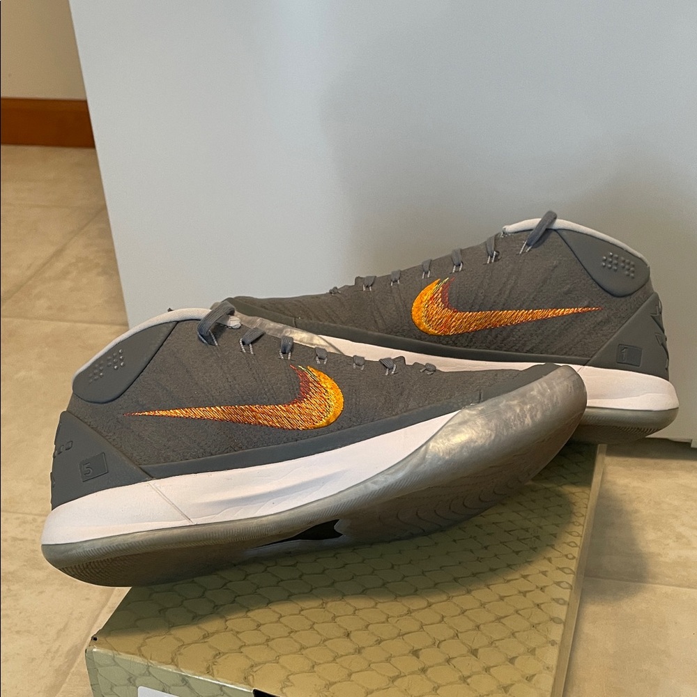 Nike Kobe AD shoes men’s size 10 - Picture 16 of 16